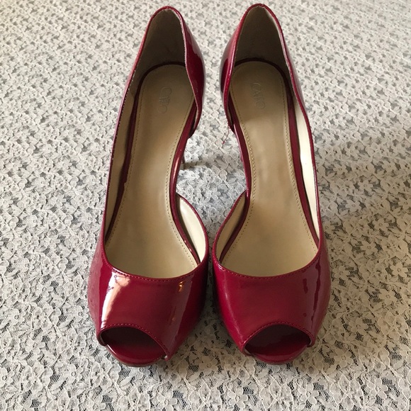 ❗️SOLD❗️Red Patent Leather High Heels - Picture 3 of 6